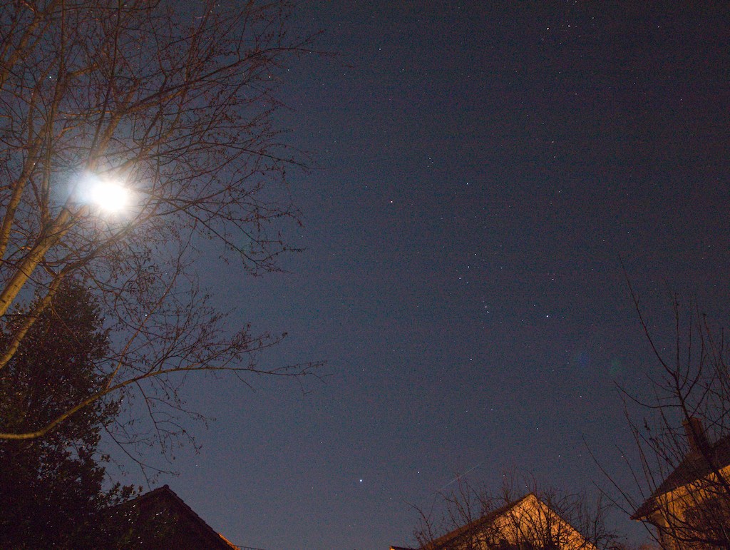 Sternbild Orion, Mond (links)